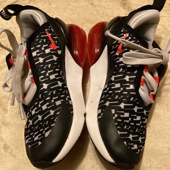 Nike Air Max 270 Black Red White Size 12C - Picture 3 of 6